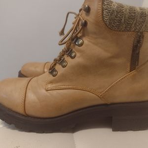 Boots ♥️ Never worn